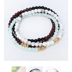 Gemstones bracelets 4 stretchy Onyx, Rose Quartz, Garnet,Moonstone Labradorite🤍